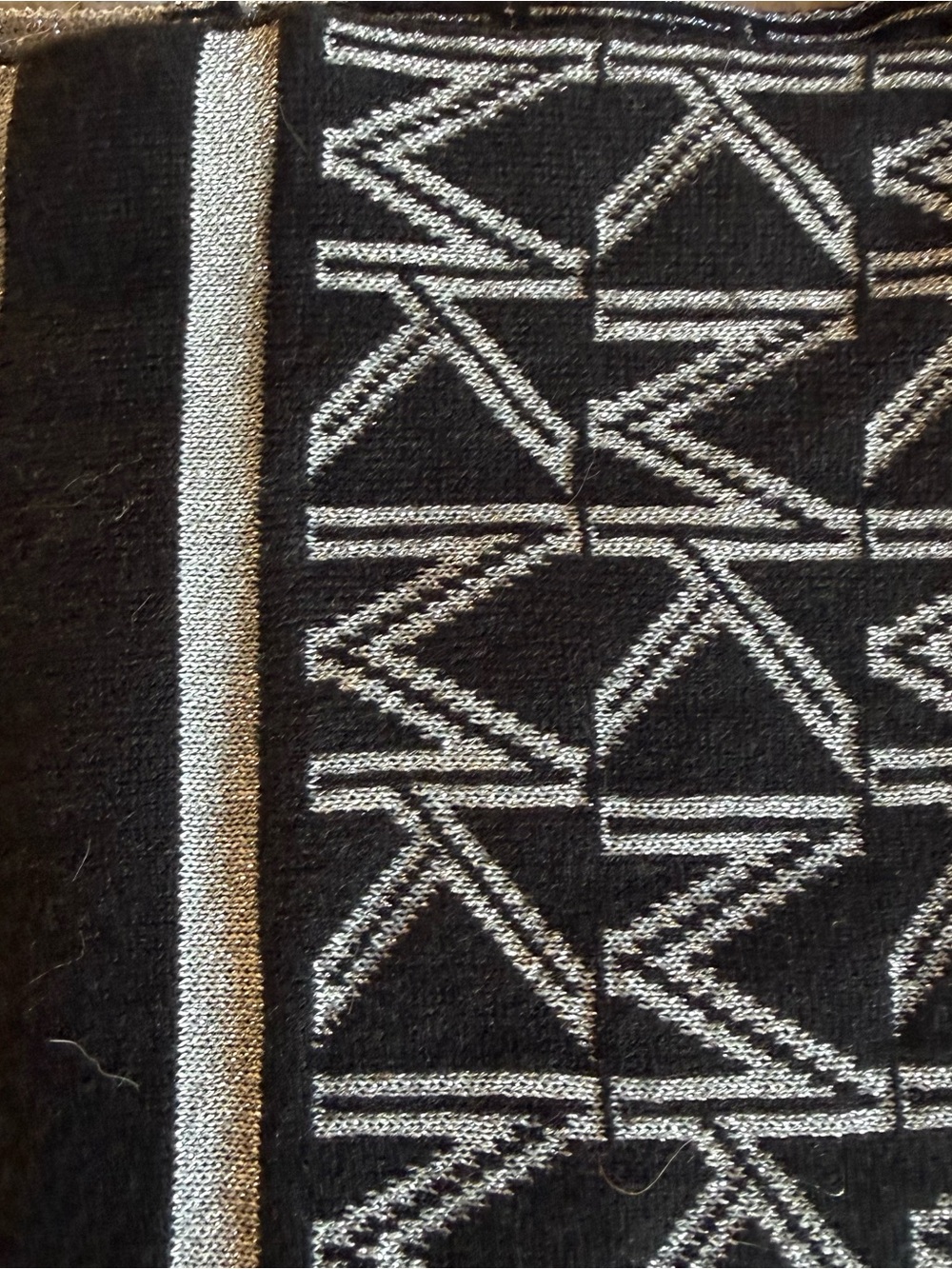 Michael Kors Black and White Logo Reversible Patterned Scarf Unisex - Picture 11 of 11